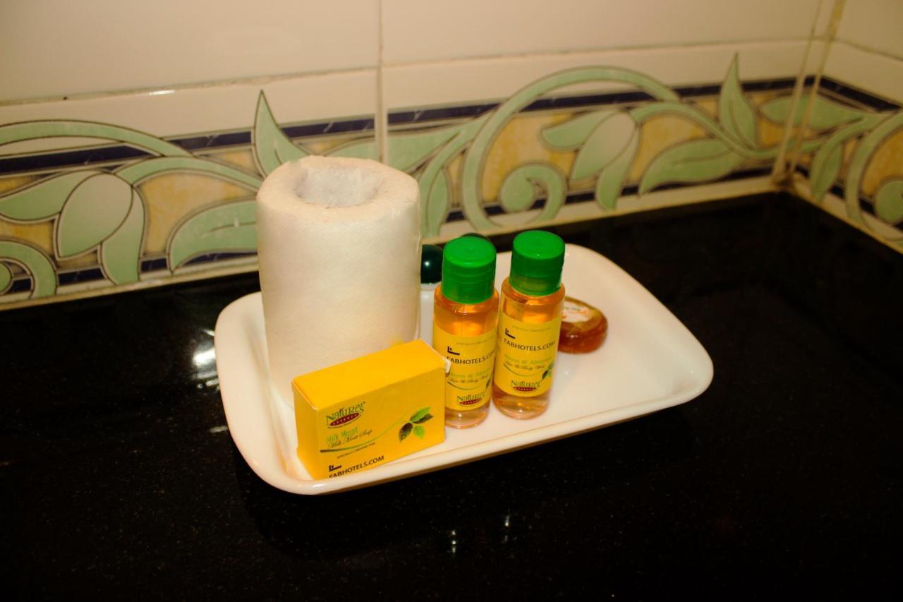 FabHotel Prime V Hussainganj Lucknow Bagian luar foto